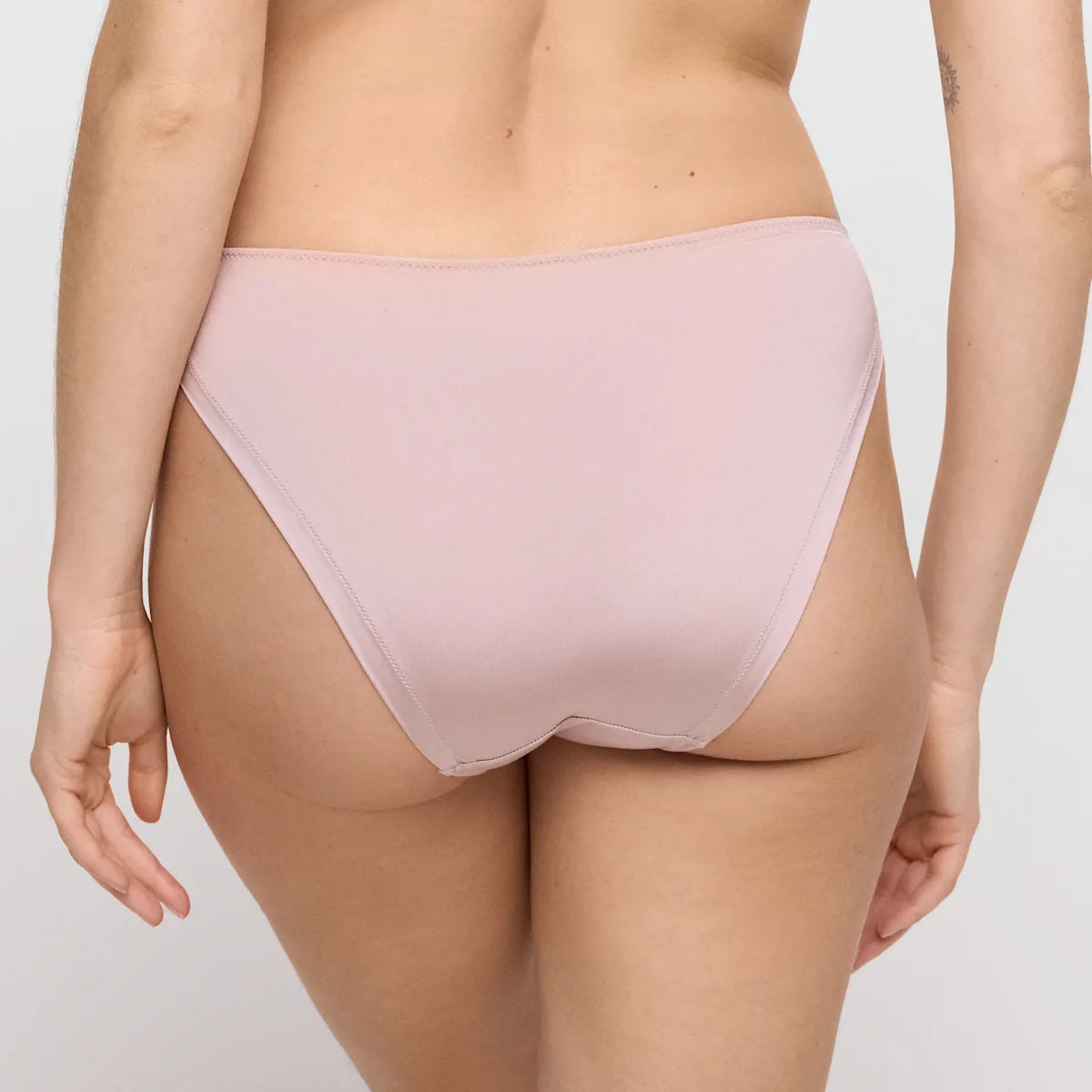 Cathia Brief